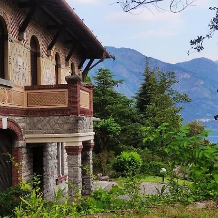 History With A Twist And View-Lake View Property With Spacious Garden, Tremezzo Como * Тремеццо