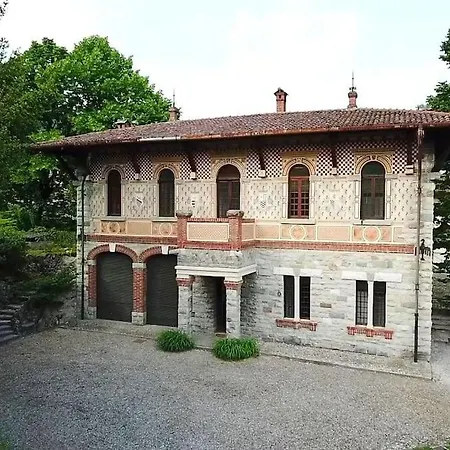 History With A Twist And View-Lake View Property With Spacious Garden, Tremezzo Como
